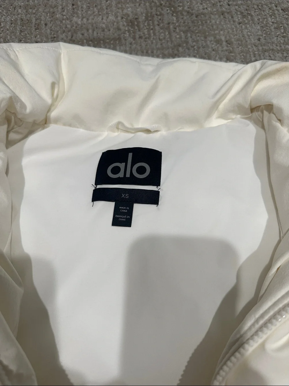 Alo yoga puffer vest - Picture 3 of 12